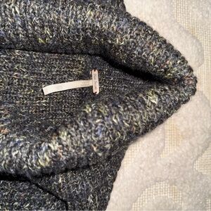 Free People Turtle Neck Sweater Size XS Pre-Loved